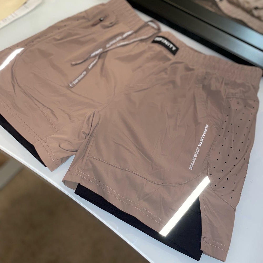 Alphalete INFINITY SPEED SHORT 5.5"